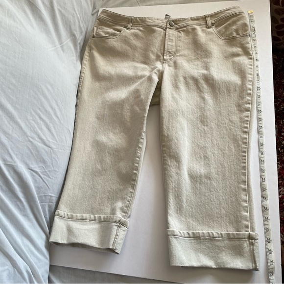 Chico’s Capri Crop Cuffed Jeans Sz 3 - Picture 6 of 12
